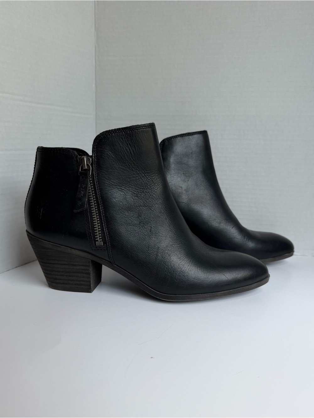 FRYE Judith Leather Ankle Boots Black Booties Block Heel